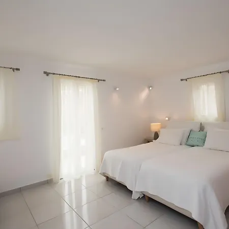 Charissi Hotel 3*